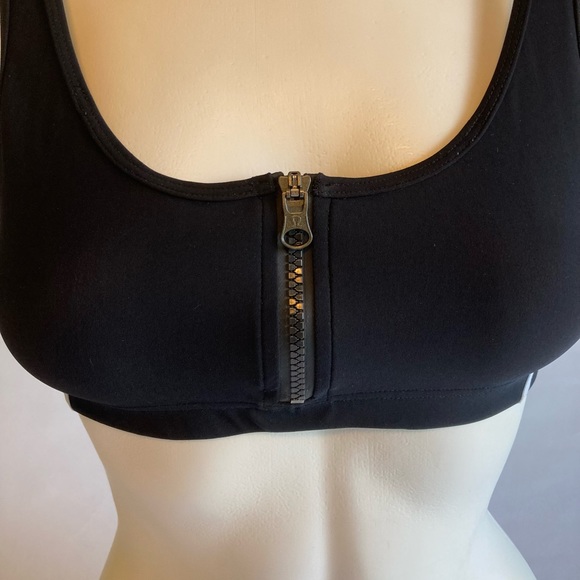 Lululemon Black Zipper Sports Bra Top size M - Picture 2 of 11